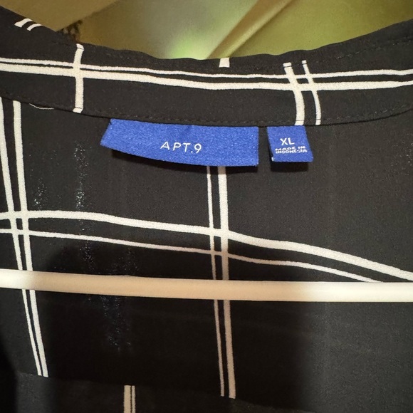 Apt. 9 Black and White Plaid Top - Picture 2 of 2